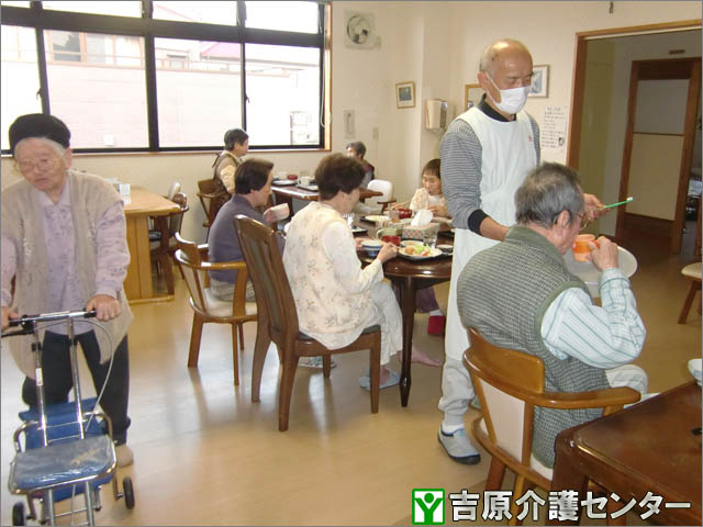 昼食の様子
